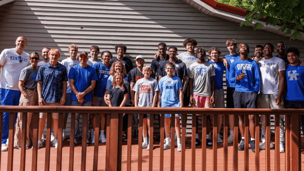 Kentucky travels to Laurel County for community service (Photo via Marissa Gilchrist, UK Athletics)